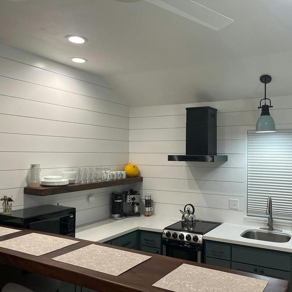 Primed White Wood Shiplap Boards (25 SF)