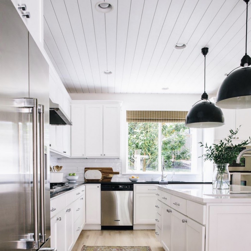 Primed White Wood Shiplap Boards (25 SF)