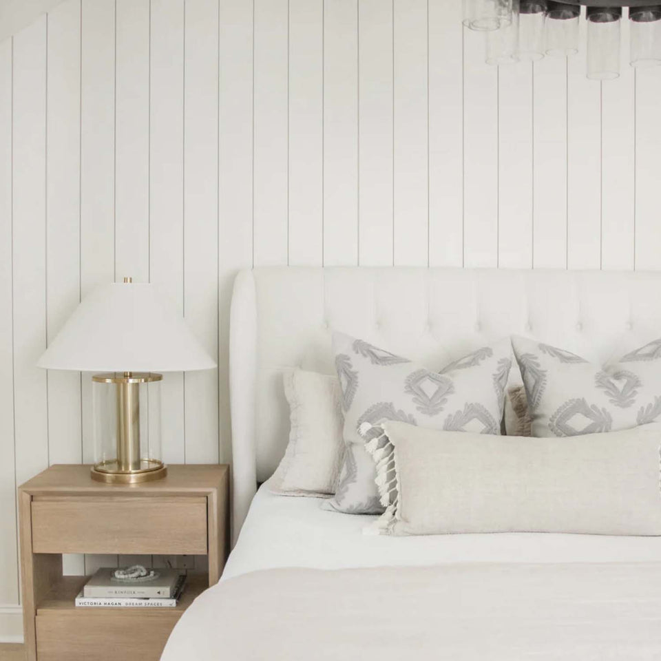 Primed White Wood Shiplap Boards (25 SF)