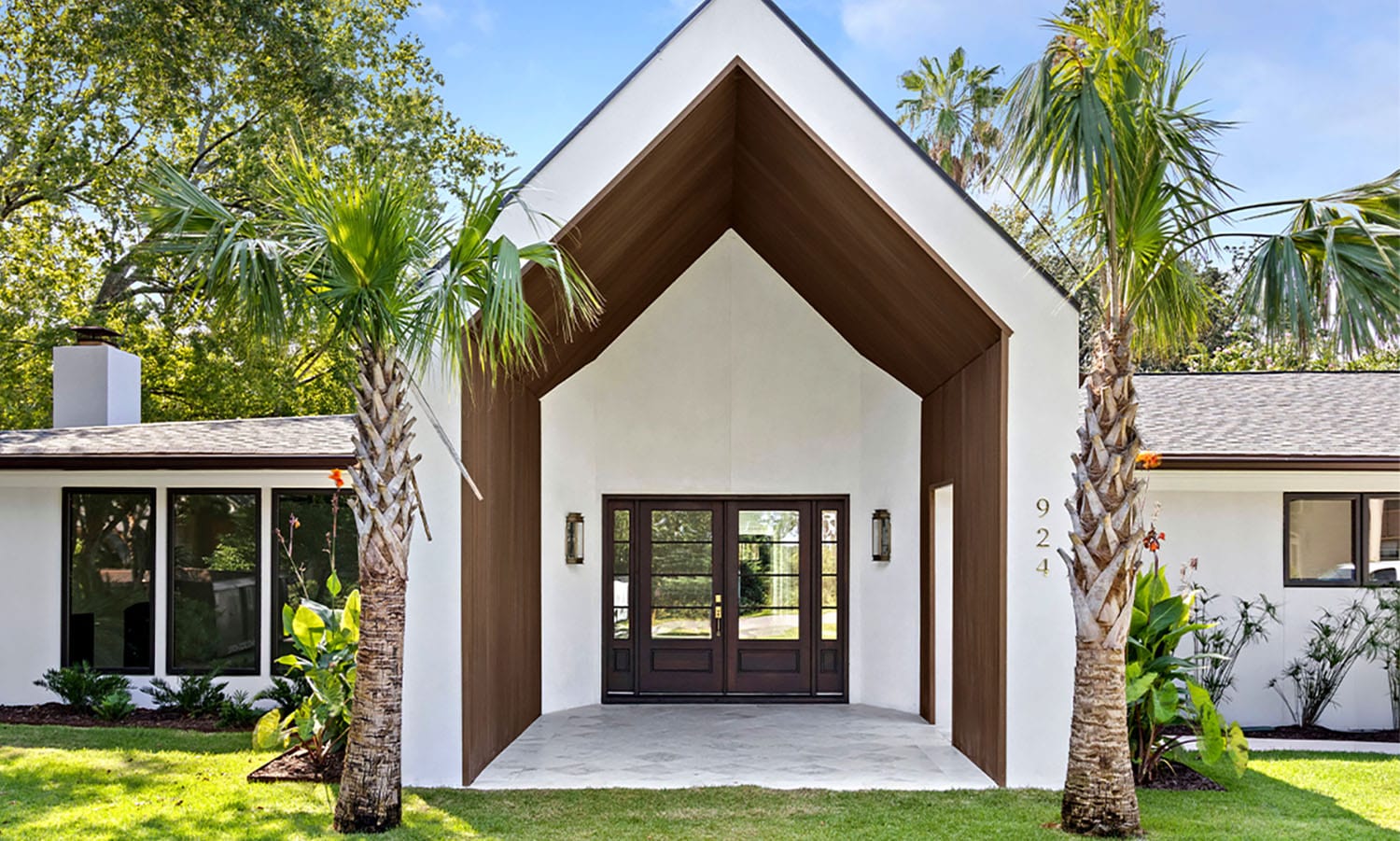 Charleston, SC | Composite Narrow Slat Cladding in Light Brown